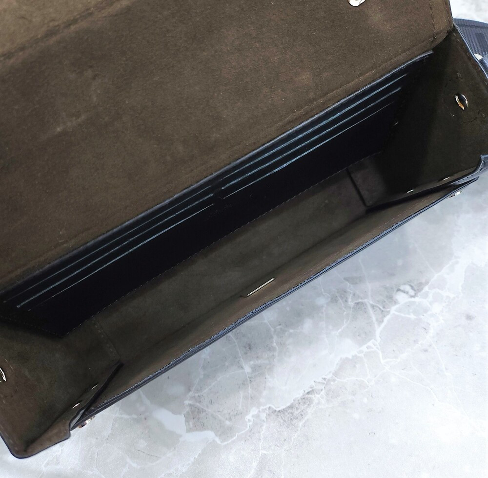 [럭스유] 펜디 FF 소프트 트렁크 바게트 크로스백 7VA565