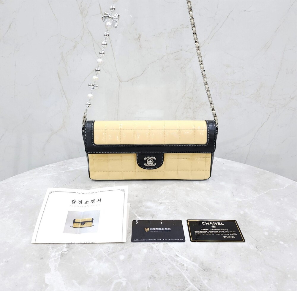 [럭스유] 샤넬 CC로고 페이던트 초코바 체인백