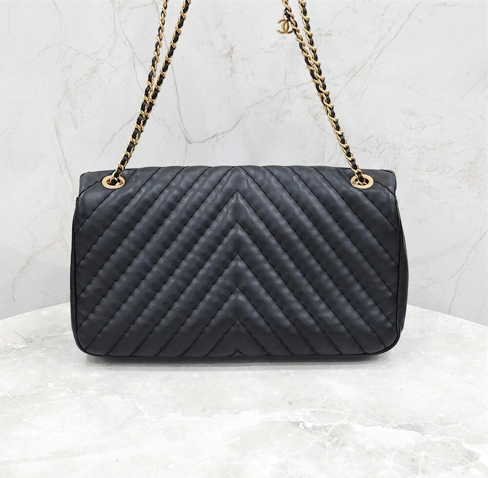 [럭스유] 샤넬 쉐브론 램스킨 클래식 체인백 라지 금장 16번대