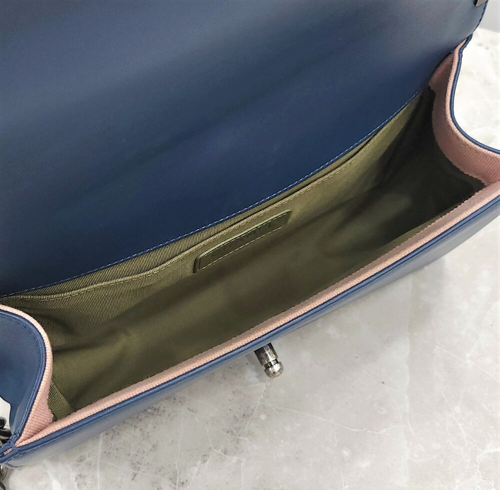 [럭스유] 샤넬 보이백 미듐 플랩백 램스킨 네이비 은장 23번대