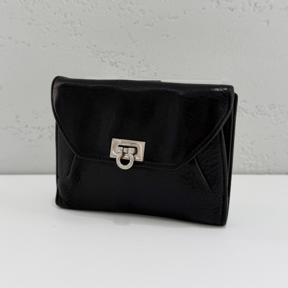 페레가모 은장 간치니 반지갑