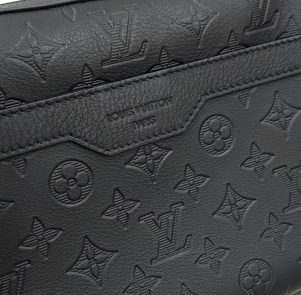 [럭스유] (새상품) 루이비통 쉐도우 모노그램 트리오 메신저백 M46602