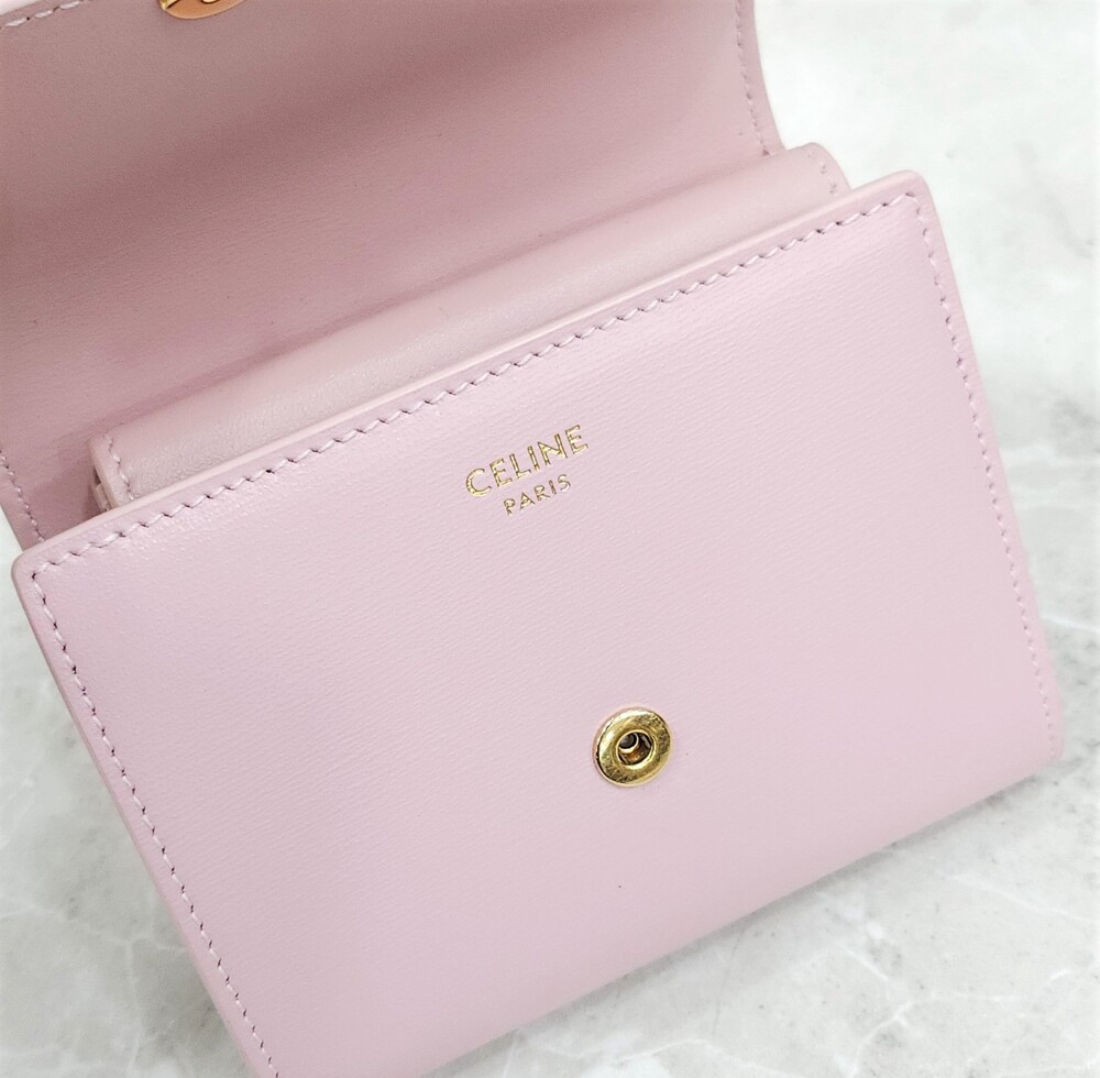 [럭스유] 셀린느 핑크 스몰 트리옹프 플랩 지갑 10D783DPV