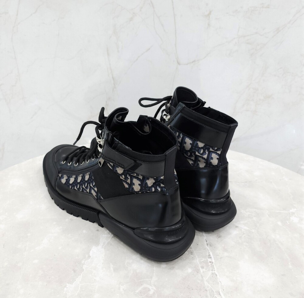 [럭스유] 44 / 디올 오블리크 컴뱃 부츠 3BO219YOF