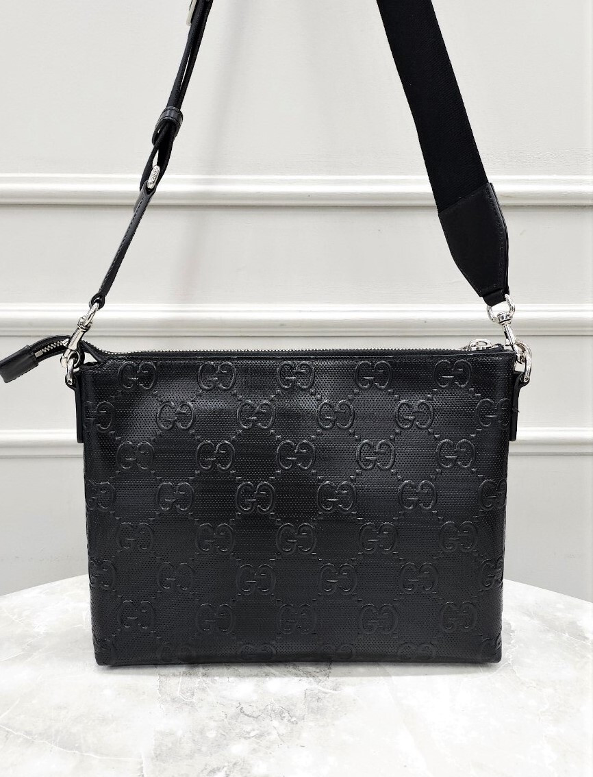 [럭스유] 구찌 GG 엠보스 미디움 메신저백