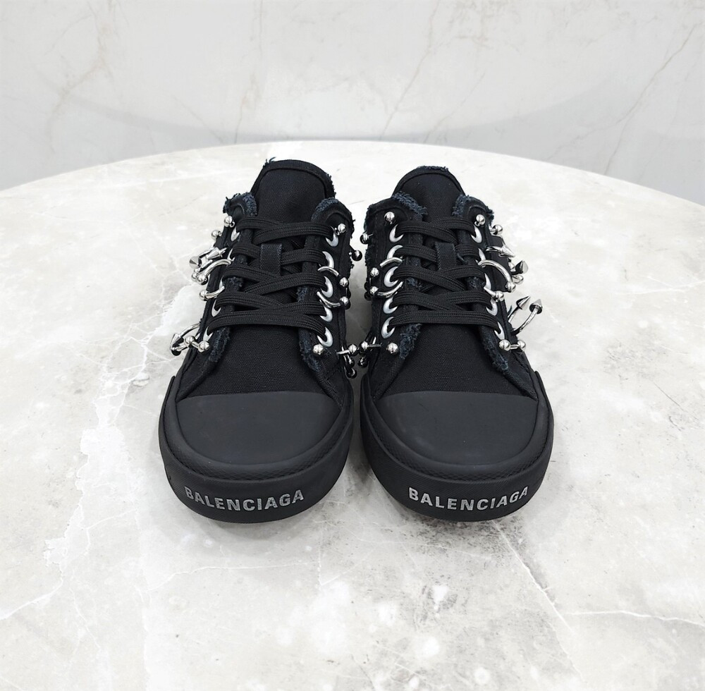 [럭스유] 35 / 발렌시아가 피어싱 파리 뮬 스니커즈