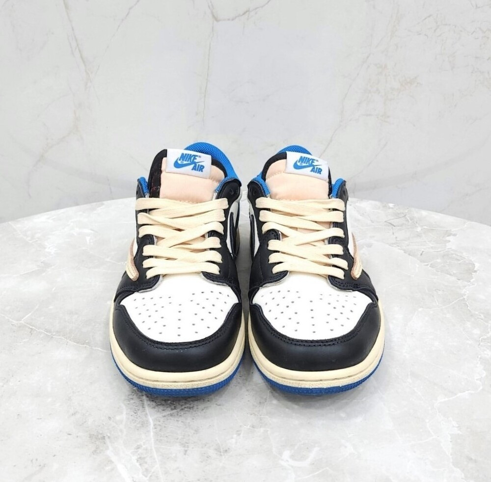 [럭스유] 245 / 나이키 X 프라그먼트 스캇 로우