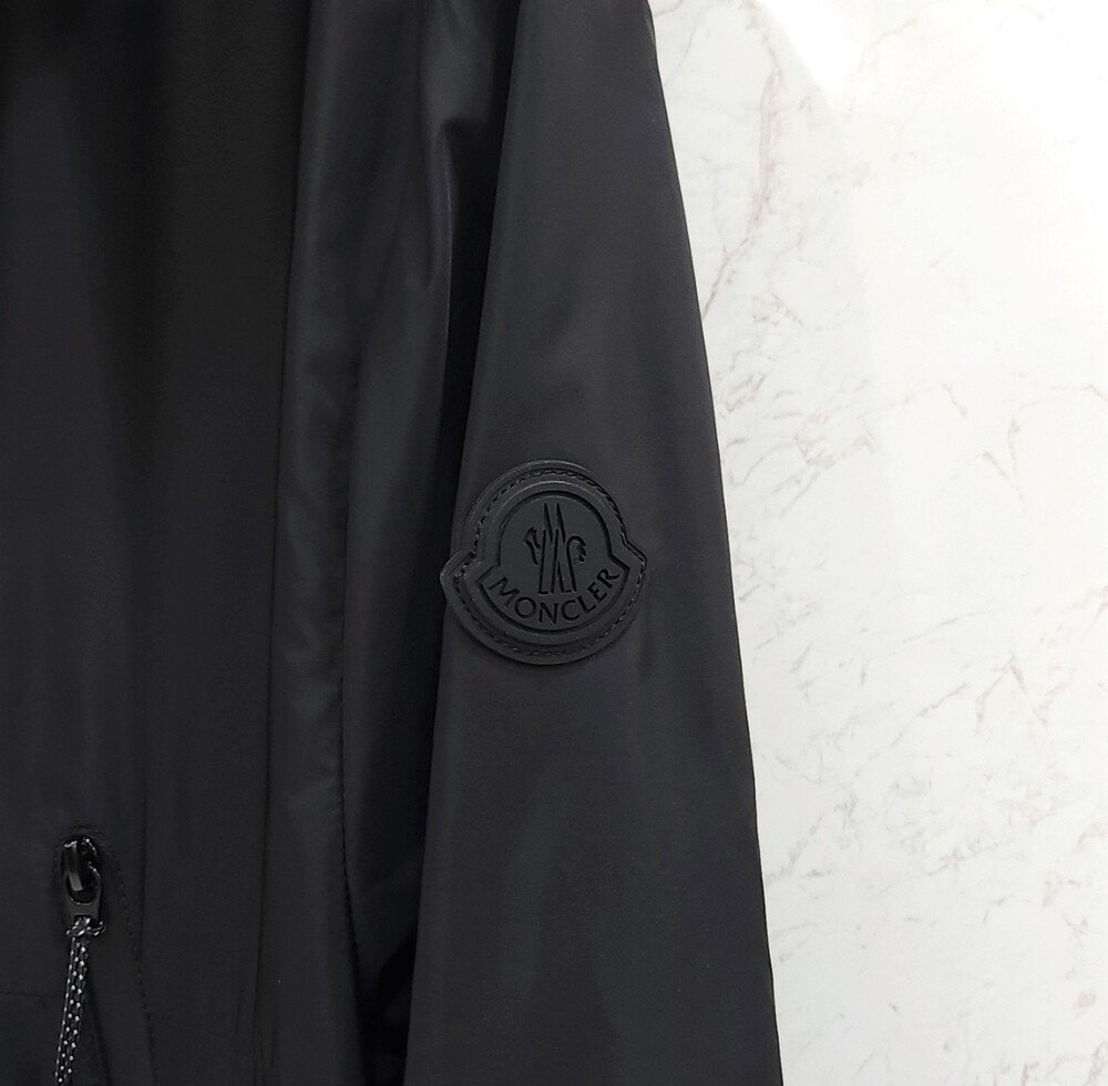 [럭스유] 3 / 몽클레어 로고 후드 바람막이 자켓