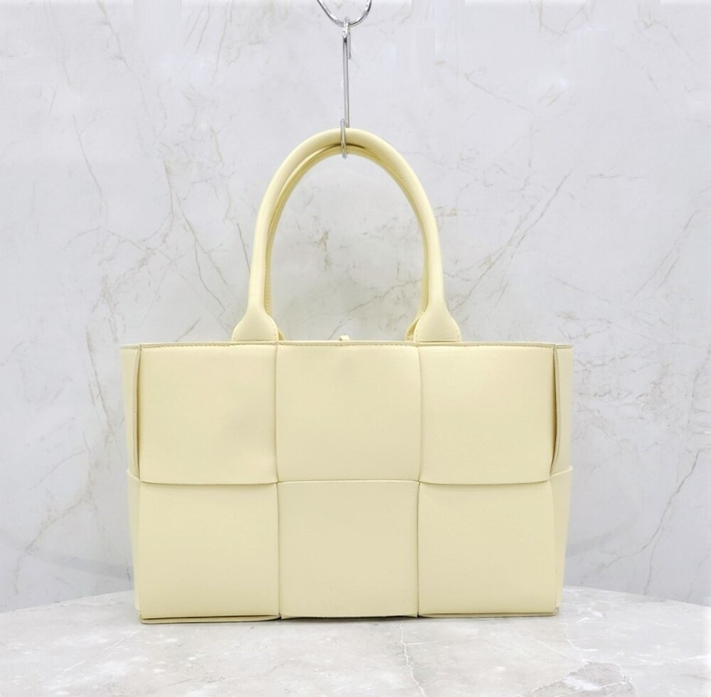 [럭스유] 보테가베네타 인트레치아토 미디엄 아르코 토트백