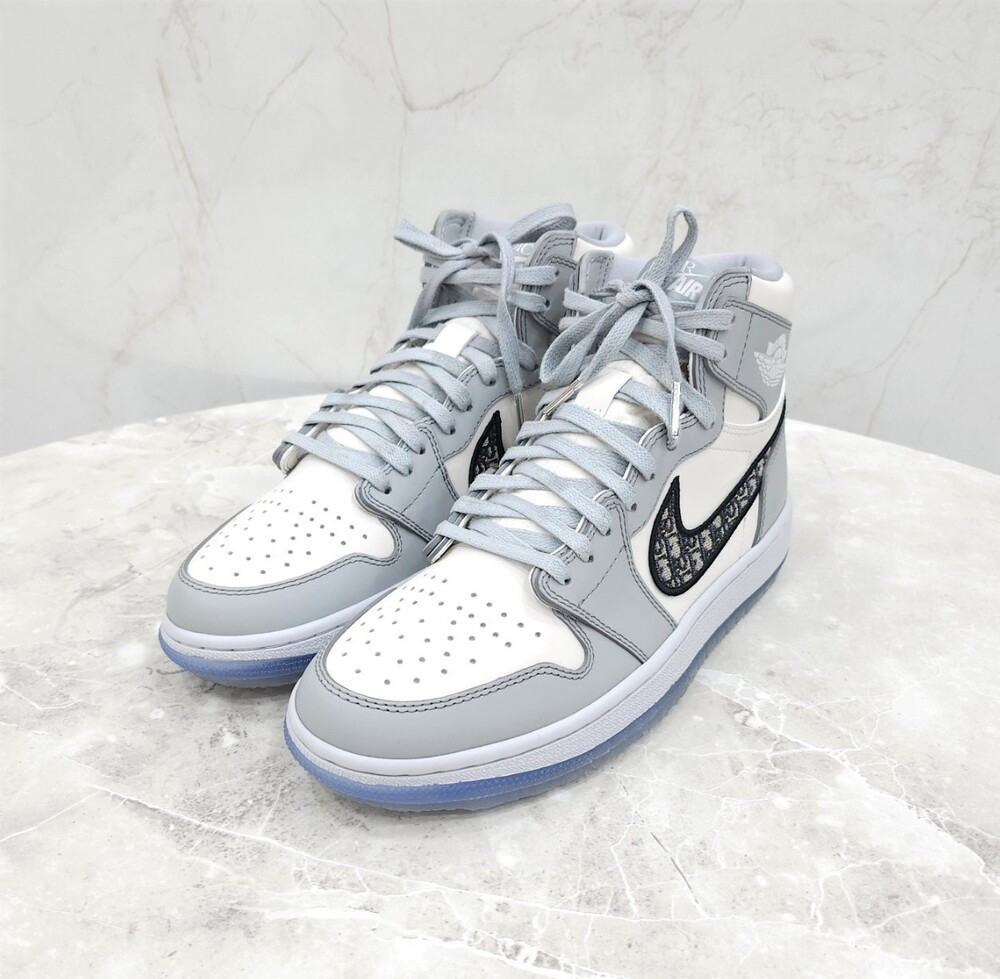 [럭스유] 42 / 디올 X 나이키 에어조던1 하이 OG 스니커즈