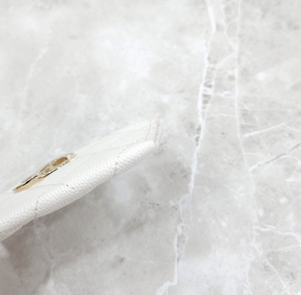 [럭스유] 샤넬 CC로고 카드홀더 캐비어 화이트