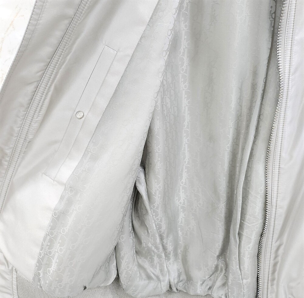 [럭스유] (새상품) 46 / 디올 X 에어 조던 한정판 그레이 윙 로고 자수 바시티 자켓