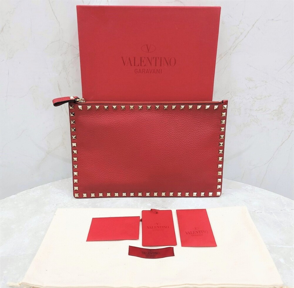 [럭스유] 발렌티노 레드 락스터드 로고 클러치백