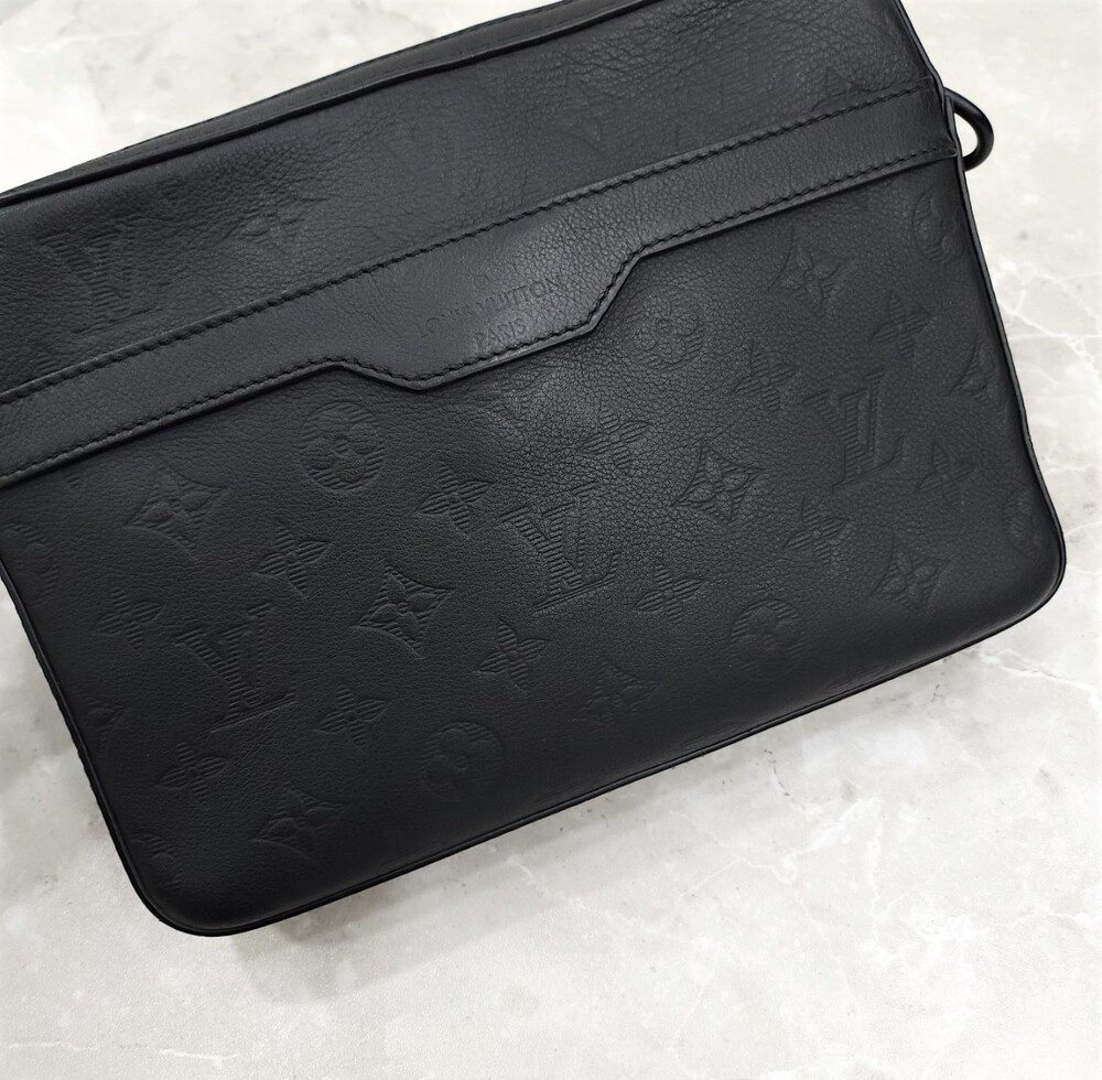 [럭스유] 루이비통 쉐도우 모노그램 트리오 메신저백 M46602