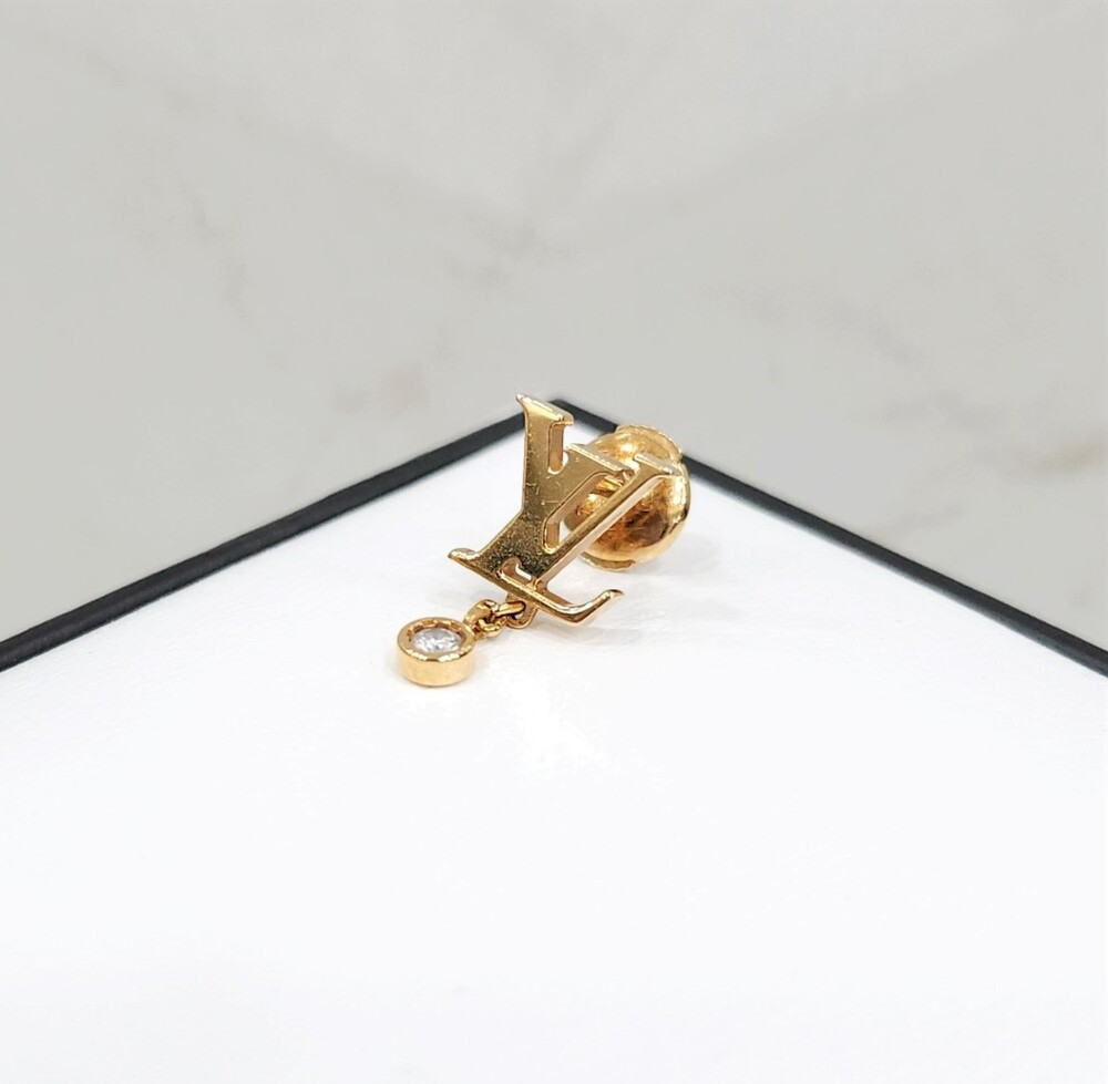 [럭스유] 루이비통 다이아 이딜 블라썸 LV 스터드 귀걸이 Q96495