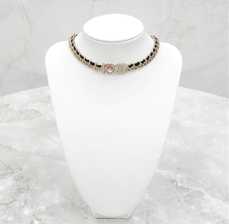 [럭스유] 샤넬 아이러브 CC 진주 하트 체인 초커 목걸이 AB8631