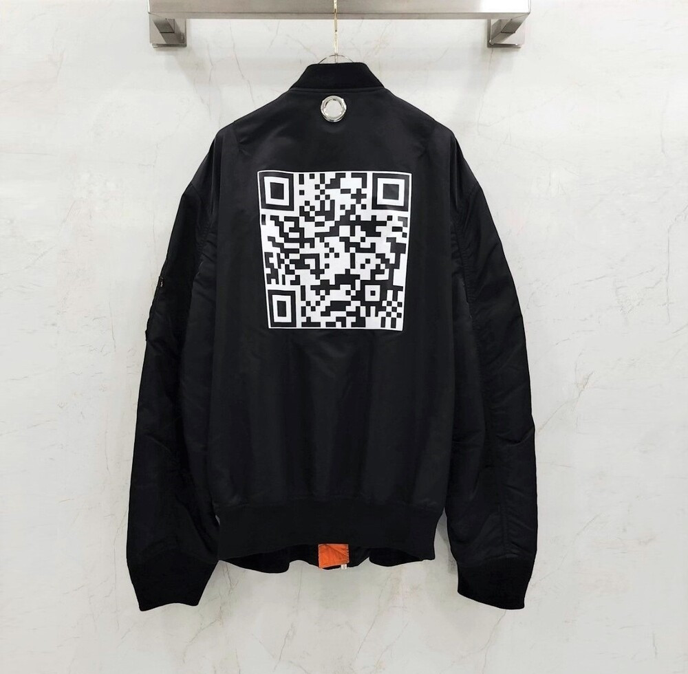 [럭스유] M / 베트멍 X 알파인더스트리 리버서블 QR코드 항공점퍼