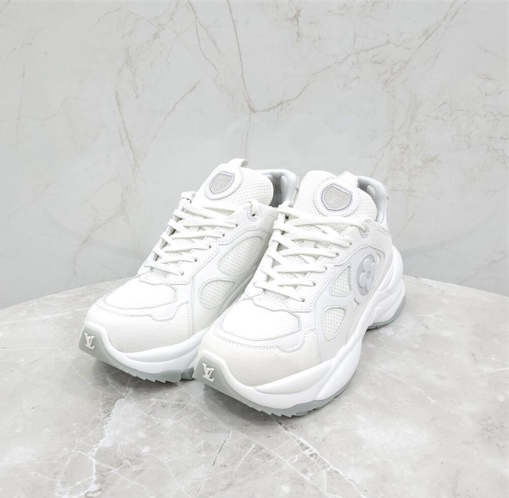 [럭스유] (새상품) 39 / 루이비통 화이트 플라워 런 55 스니커즈 1ACGQG