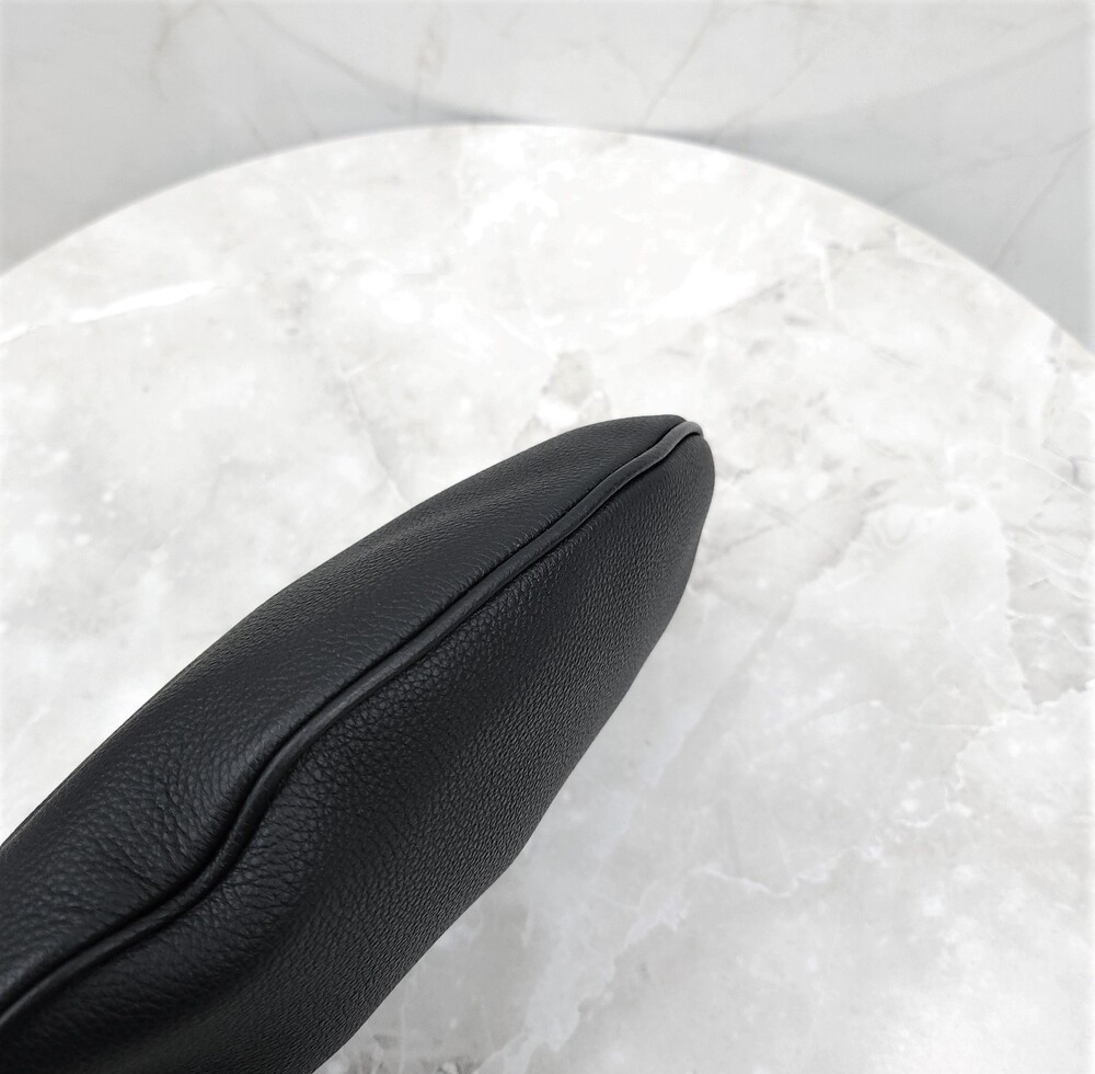 [럭스유] (새상품) 구찌 B 스몰 레더 숄더백 블랙 801887