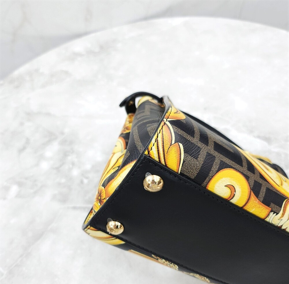 [럭스유] 펜디 X 베르사체 FF 펜다체 피카부 토트 숄더백 8BN321