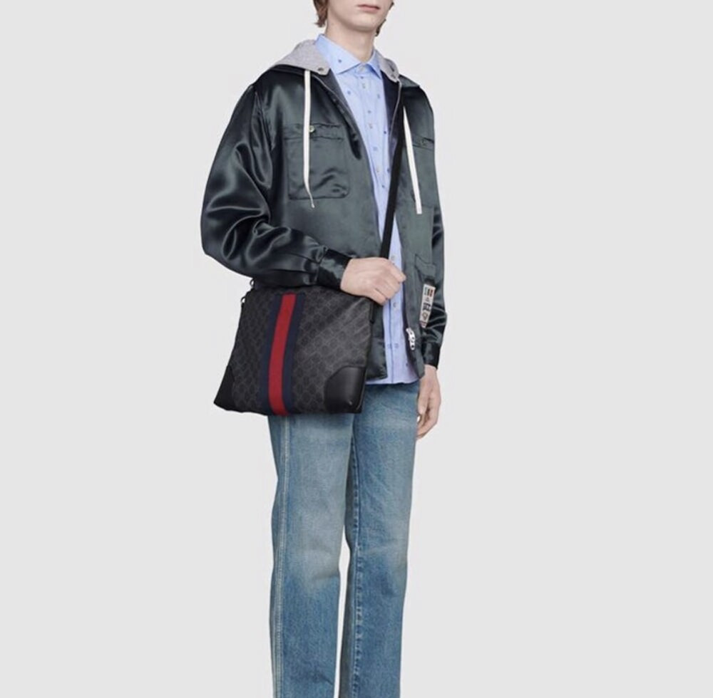 [럭스유] 구찌 GG 수프림 블랙 캔버스 메신저백 474139