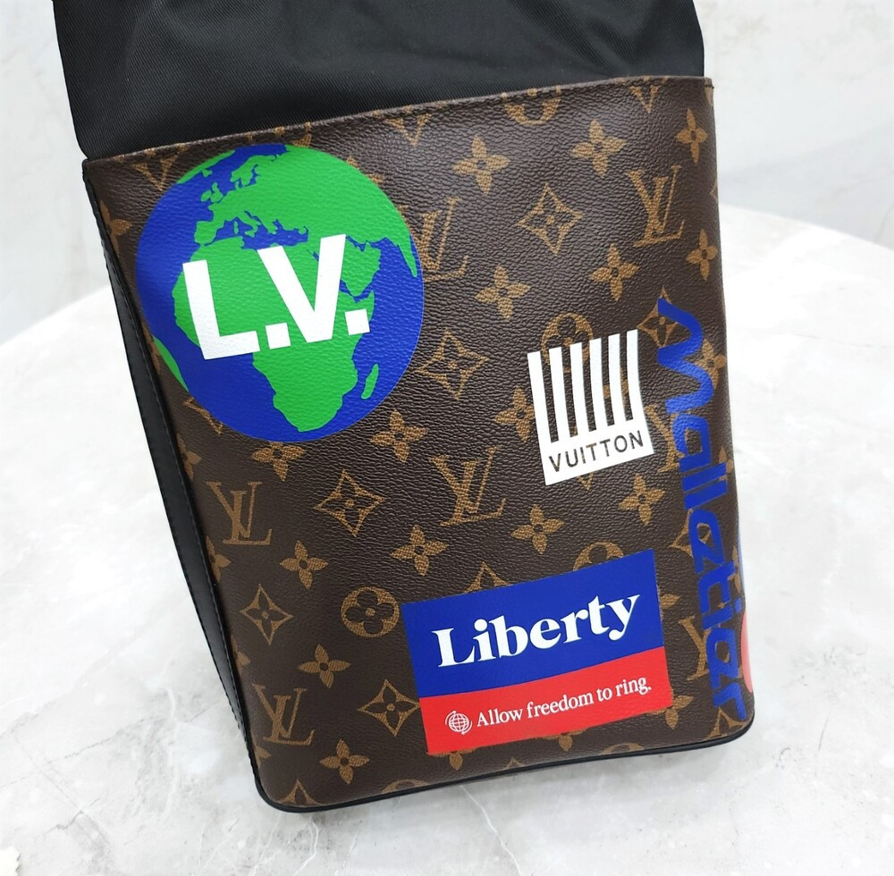 [럭스유] 루이비통 모노그램 월드투어 초코 슬링백 M44625