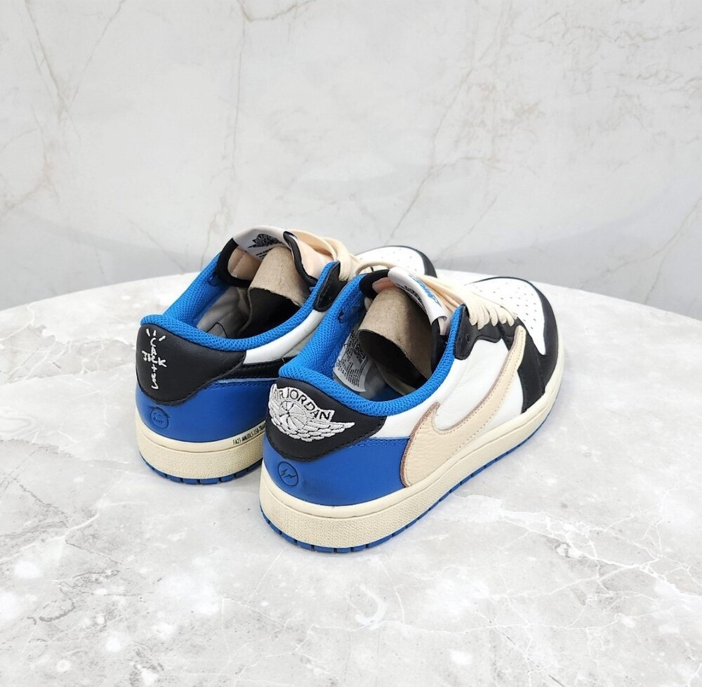 [럭스유] UK5.5 / 나이키 X 프라그먼트 조던1 스캇 로우