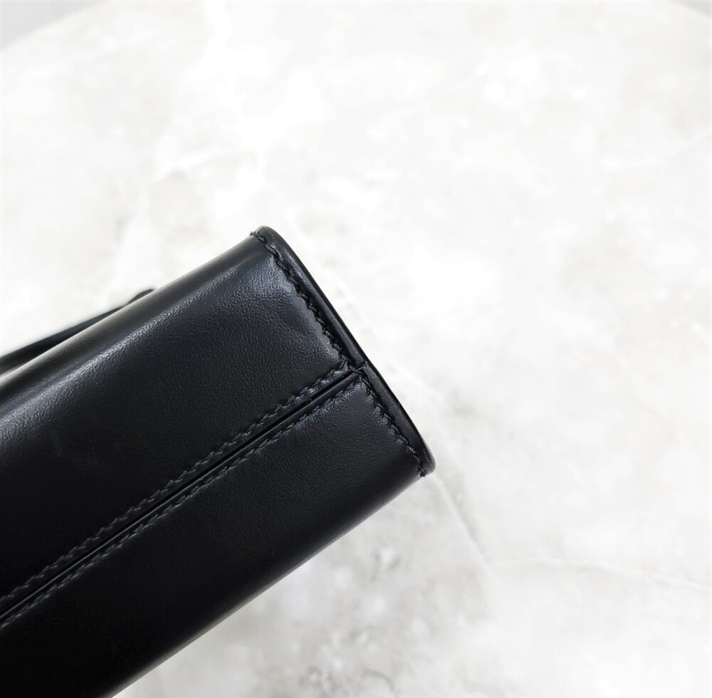 [럭스유] 프라다 엠보싱 삼각로고 레더 토트백