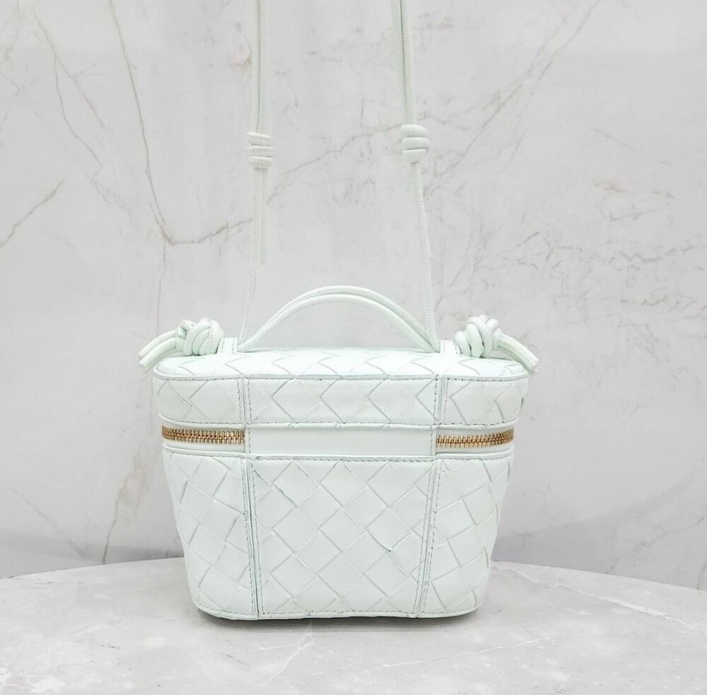 [럭스유] 보테가베네타 인트레치아토 미니 베니티 케이스 크로스백 743551