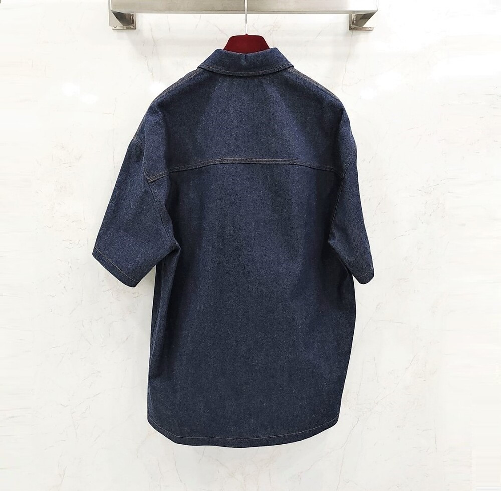 [럭스유] (새상품) 50 / 구찌 웹 밴드 라벨 데님 셔츠 819406