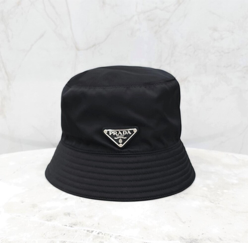 [럭스유] 프라다 삼각로고 리나일론 버킷햇 M