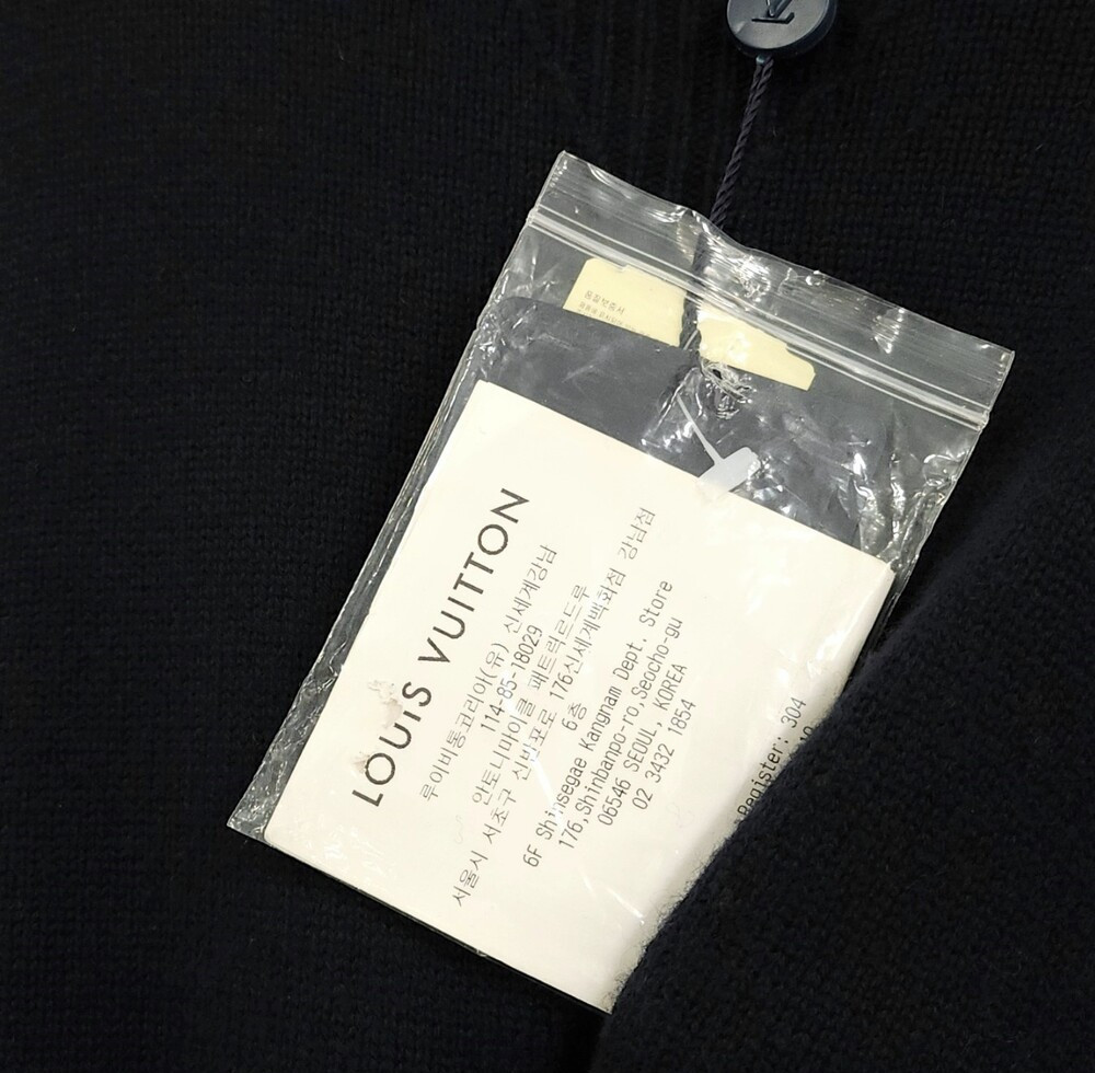 [럭스유] M / 루이비통 네이비 모노그램 하프앤하프 니트