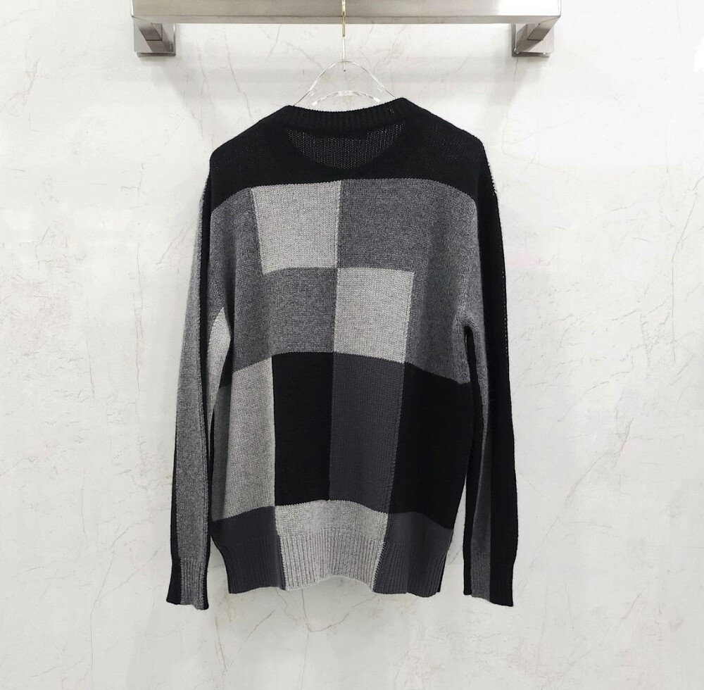 [럭스유] 36 / 디올 체크 로고 캐시미어 니트