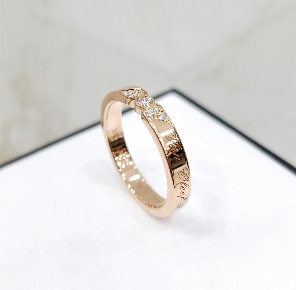 [럭스유] 반클리프앤아펠 뚜쥬르 시그니처 에또왈 웨딩 밴드 50호 VCARP7RE00