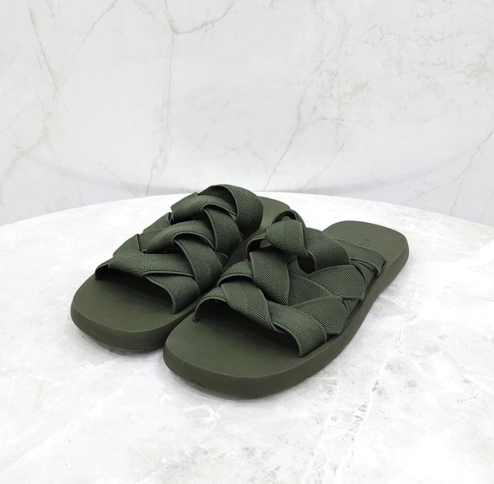 [럭스유] 42 / 보테가베네타 카키 인트레치아토 슬리퍼