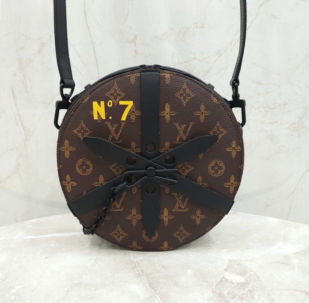 [럭스유] (새상품) 루이비통 한정판 No7 모노그램 휠박스 크로스백