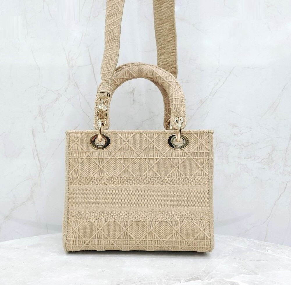 [럭스유] 디올 레이디 디라이트 미디움 까나쥬 자수 베이지 M0565OREY