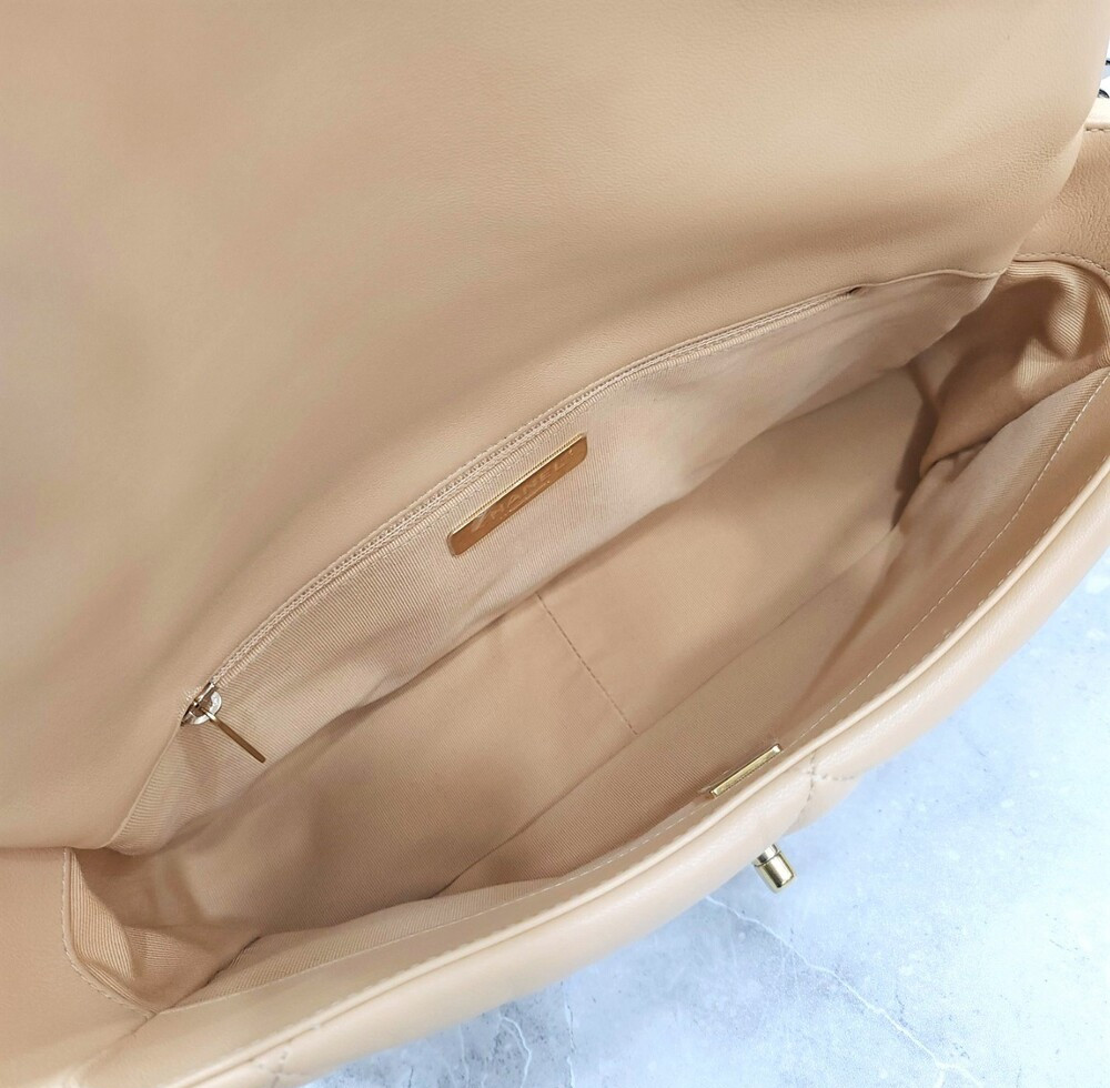 [럭스유] (새상품) 샤넬 19 플랩백 라지 램스킨 베이지 금장 신형내장칩 AS1161