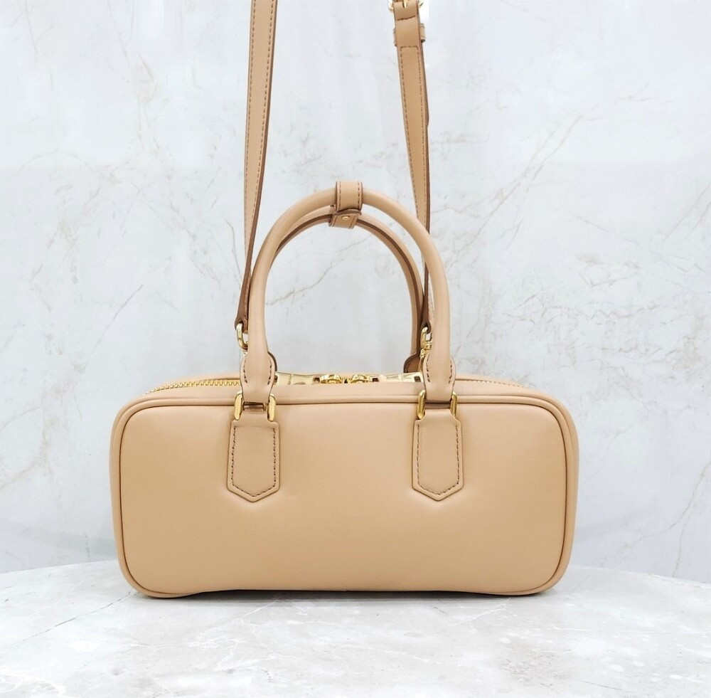 [럭스유] 미우미우 아르카디 레더 토트 숄더백 라지 베이지 5BB148