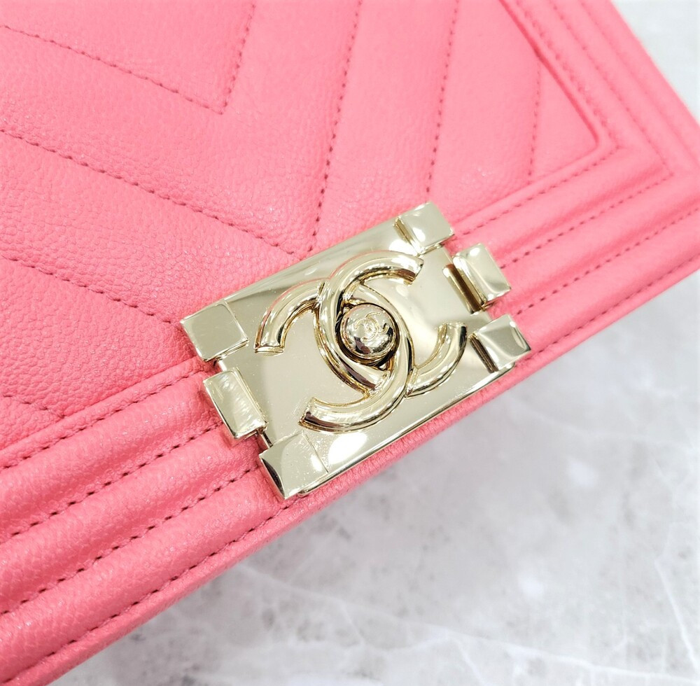 [럭스유] 샤넬 쉐브론 보이백 스몰 캐비어 핑크 금장 신형내장칩
