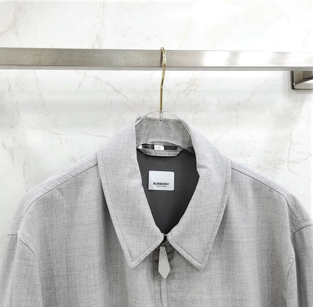 [럭스유] 52 / 버버리 그레이 TB로고 집업 자켓
