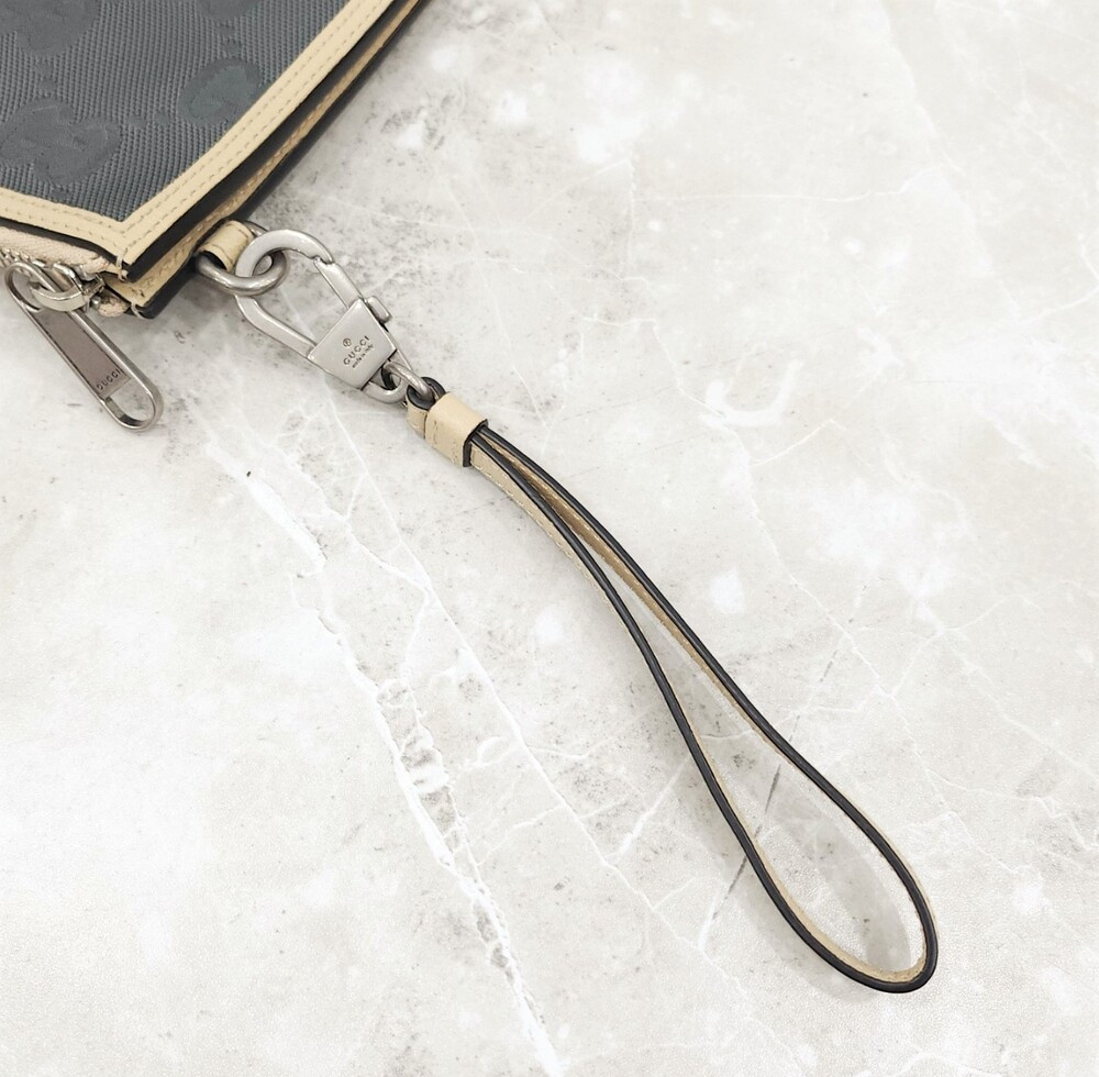 [럭스유] 구찌 GG 오프더그리드 스트랩 클러치