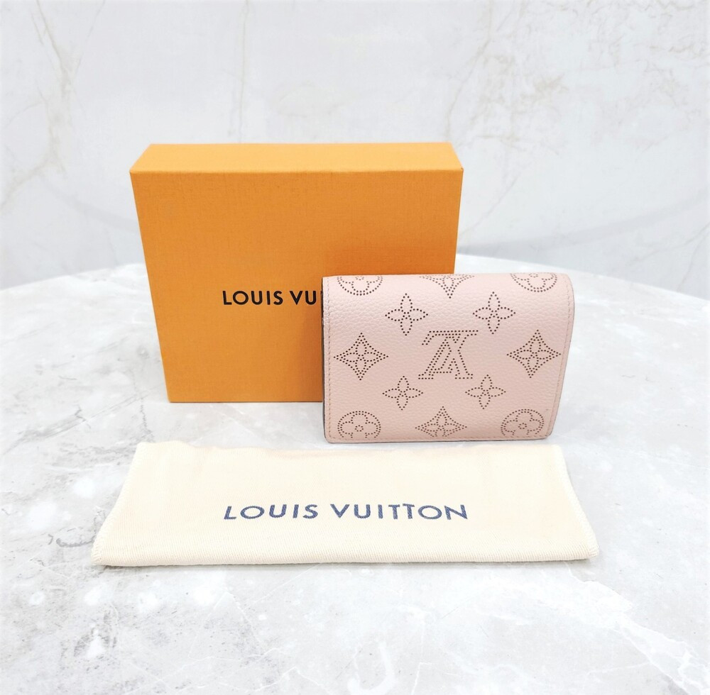 [럭스유] 루이비통 클레어 월릿 마히나 지갑 M82758