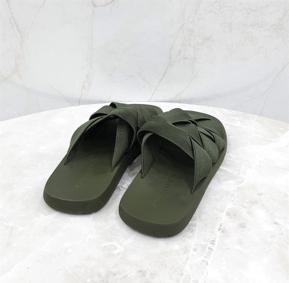 [럭스유] 42 / 보테가베네타 카키 인트레치아토 슬리퍼