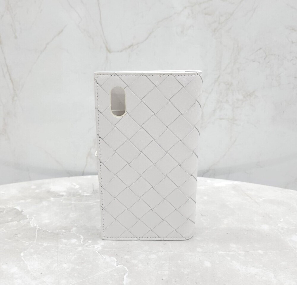 [럭스유] (새상품) 보테가베네타 화이트 인트레치아토 위빙 아이폰케이스