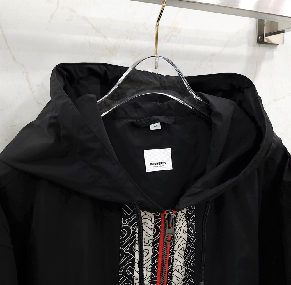 [럭스유] XL / 버버리 블랙 스트라이프 로고 후드 바람막이