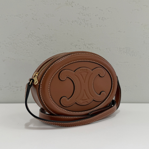 셀린느 트리옹프 오벌 펄스 미니 크로스백 10I703DPQ