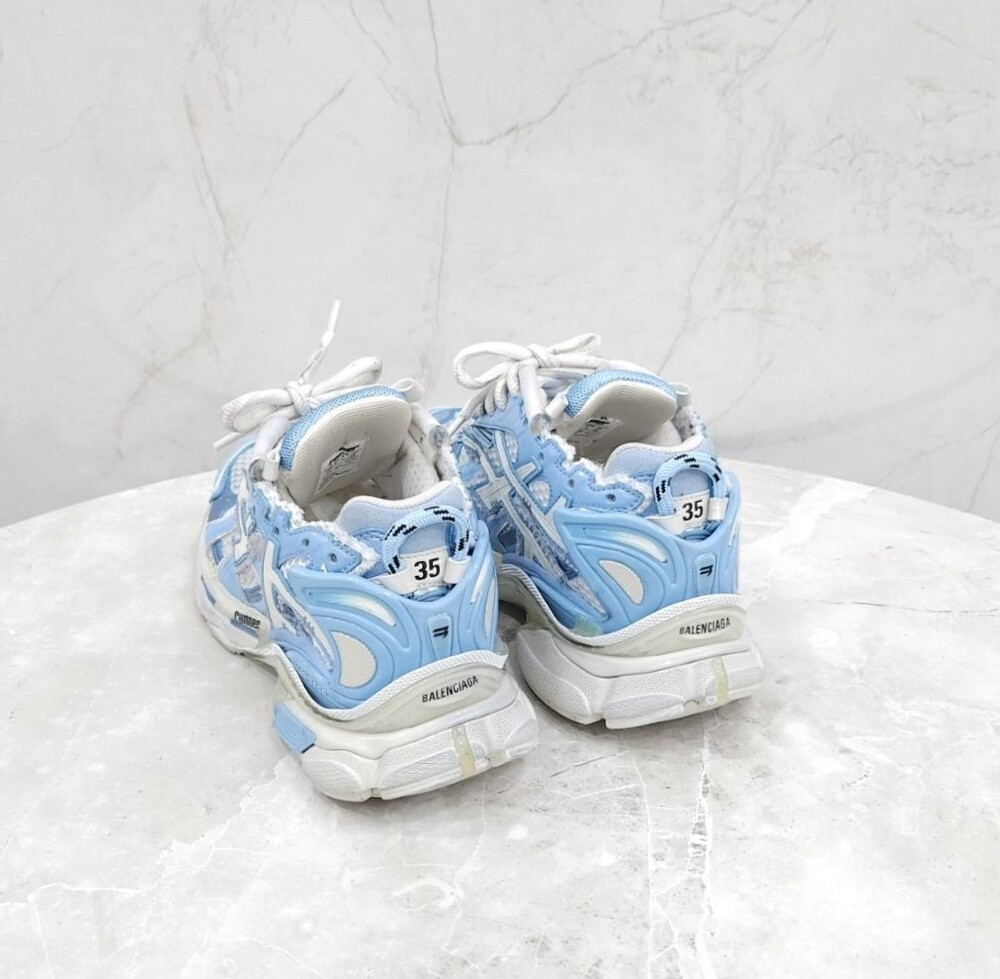 [럭스유] 35 / 발렌시아가 여성 블루 러너 스니커즈 677402