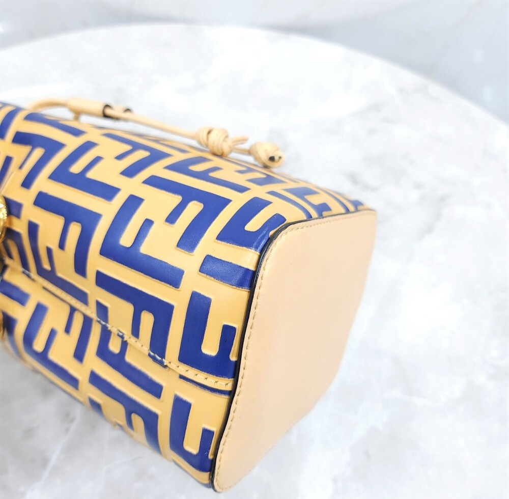 [럭스유] 펜디 FF 몬트레조 레더 버킷백