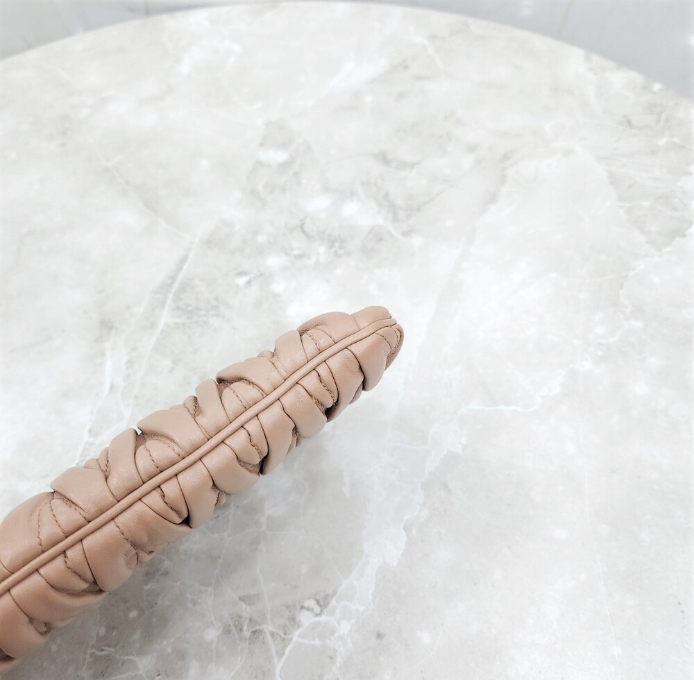 [럭스유] 미우미우 마테라쎄 금장 나파 클러치 체인 크로스백